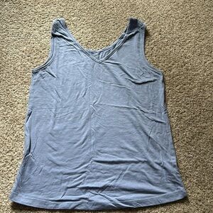 AVON V neck tank top size XS. Periwinkle